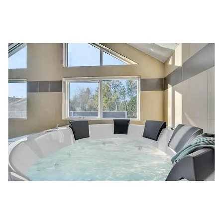Hébergement de vacances Stunning Home In Norre Nebel With Sauna *