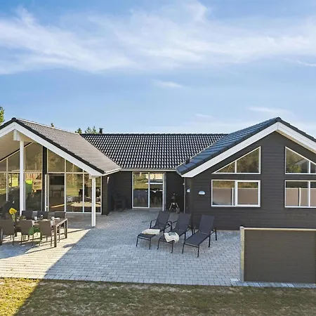 Feriehus Stunning Home In Norre Nebel With Sauna